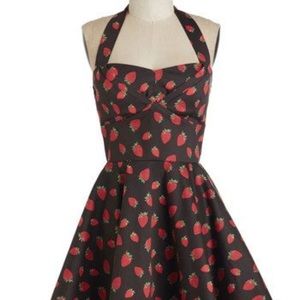 Traveling cupcake dress